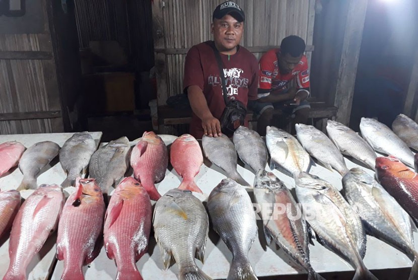 Fresh fish sold at Kelapa Lima beach market, Kupang. Chinese fishermen was caught fishing illegally in Indonesia's exclusive economic zone bordering Timor Leste at the end of November 2017.