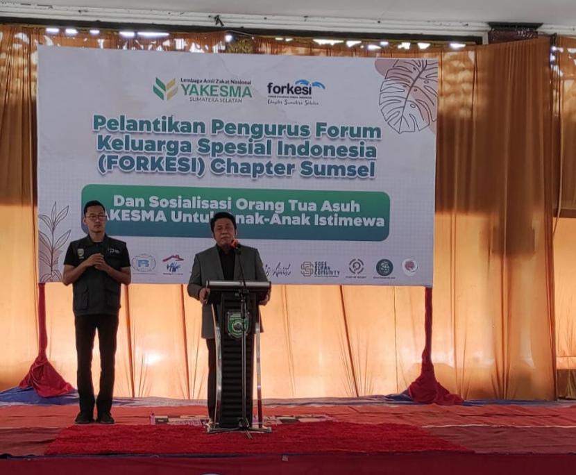 Suasana pelantikan pengurus Forum Keluarga Spesial Indonesia (Forkesi) Chapter Sumsel, Sabtu (15/1).
