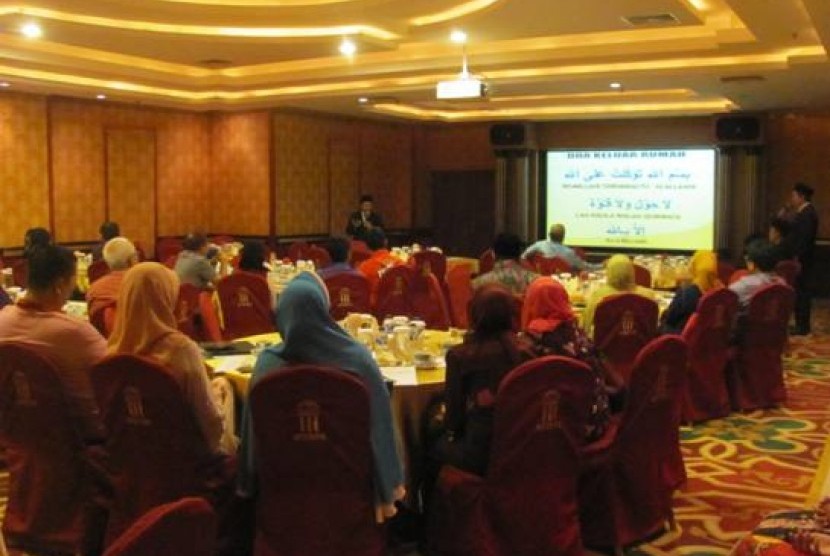 suasana pelatihan manasik umrah yang digelar maktour grup di jakarta, sabtu (28/3)