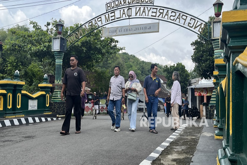 Ratusan Pelayat Berdatangan Hadiri Pemakaman PB XIII di Imogiri
