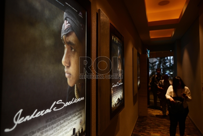 Suasana peluncuran film Soedirman yang digelar di XXI Epicentrum, Jakarta, Senin (24/8). Film ini diluncurkan untuk menyemarakan Hut RI Ke-70 sekaligus membangkitkan rasa Nasionalisme kepada penonton yang menyaksikan.