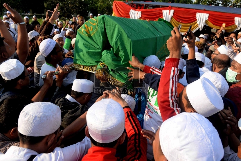 Menguburkan dengan Tata Cara Islam Lebih Hemat dan Mudah. Foto:   Suasana pemakaman  (ilustrasi)