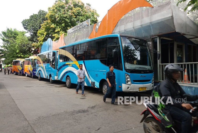 Badan Pengelola Transportasi Jabodetabek (BPTJ) Kementerian Perhubungan (Kemenhub) bakal meluncurkan layanan angkutan umum massal dengan konsep Bus Rapid Transit (BRT) di Kota Bogor, Jawa Barat, pada Selasa (2/11).