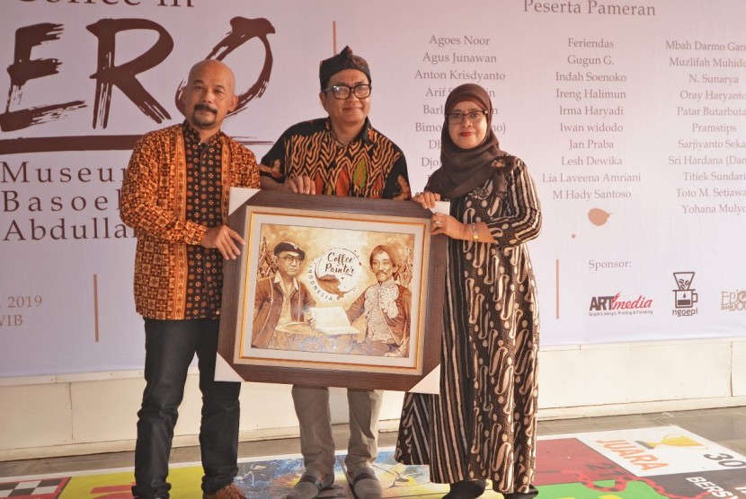 Suasana pembukaan pameran lukisan  bertajuk “Coffee in Hero” yang diadakan di Museum Basoeki Abdullah Jakarta.