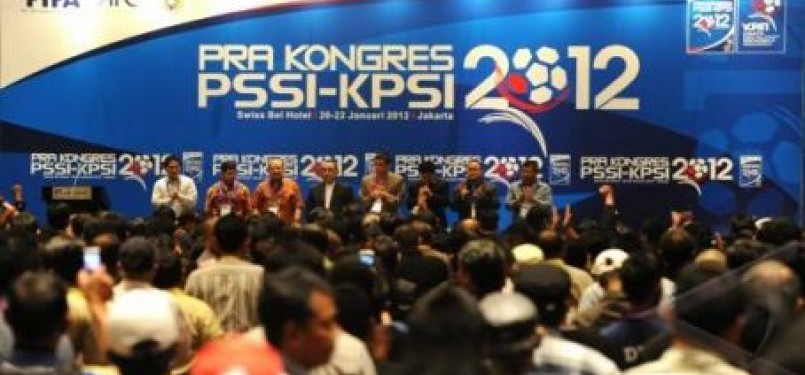 Suasana pembukaan Pra Kongres PSSI-KPSI 2012 di Jakarta pada Sabtu malam (21/1). 