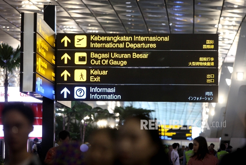 Suasana penumpang di Terminal 3 Bandara Soekarno Hatta, Tanggerang, Baten. (ilustrasi)