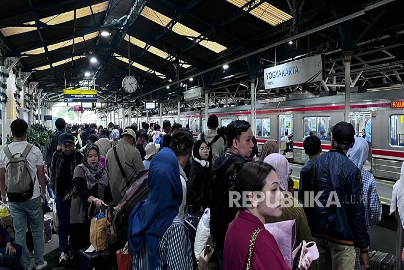 Libur Panjang Nataru Usai, Belasan Ribu Penumpang Padati Stasiun Yogyakarta Saat Puncak Arus Balik