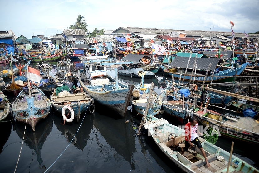 Suasana perkampungan nelayan Cilincing, Jakarta Utara, Rabu (8/2). 