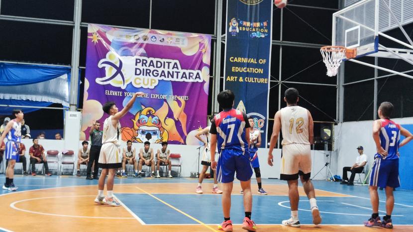  Suasana pertandingan final Pradita Dirgantara Cup cabang basket, Kamis (15/6/2023).
