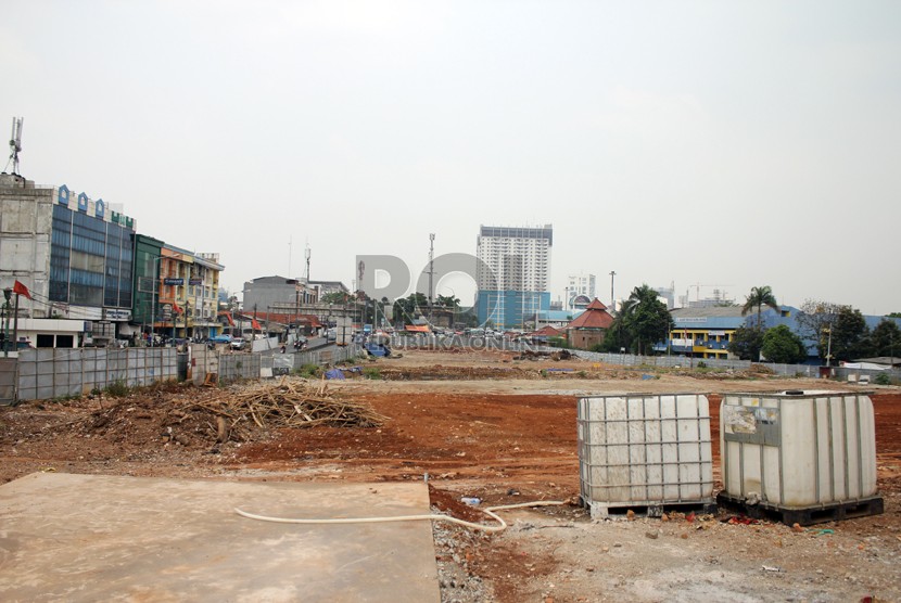 Proyek pembangunan MRT di Lebak Bulus, Jakarta Selatan, beberapa waktu lalu   (foto  :  MgROL30). -ilustrasi-