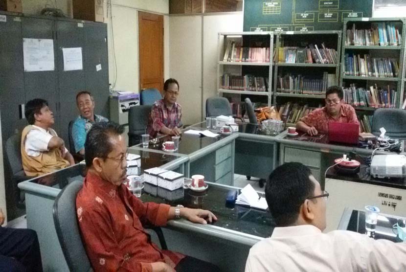 Suasana rapat Dewan Perpustakaan DKI Jakarta (DPJ) di Jakarta, Selasa (22/9).