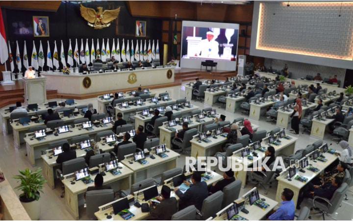 Suasana rapat di DPRD Jawa Barat. (Ilustrasi)