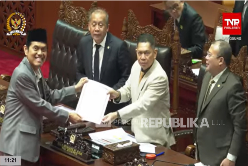 Suasana rapat paripurna DPR RI di Gedung DPRI RI, Jakarta, Kamis (6/3/2025).