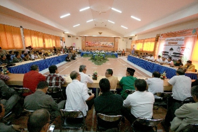 Suasana 'Rapat Pleno Terbuka Penetapan dan Pengumuman Pasangan Calon Gubernur dan Wakil Gubernur Jabar, di Aula KPU Jabar, Jl Garut, Bandung.