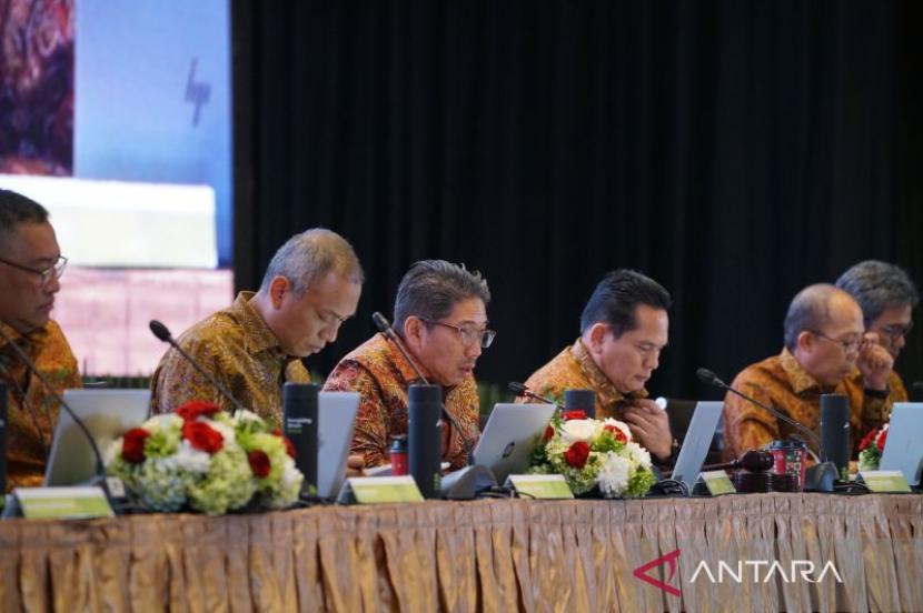 Suasana Rapat Umum Pemegang Saham Luar Biasa (RUPSLB) yang dipimpin oleh Komisaris Utama/Independen PT Pertamina Geothermal Energy Tbk Sarman Simanjorang di Jakarta, Senin (12/2/2024). 
