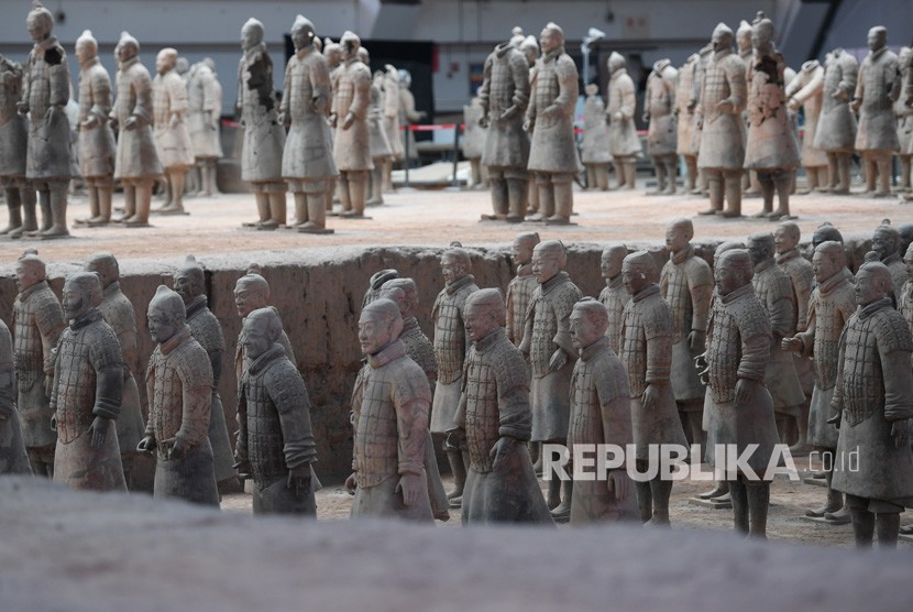 Suasana ratusan patung prajurit yang ada di Museum Prajurit Terakota. ilustrasi