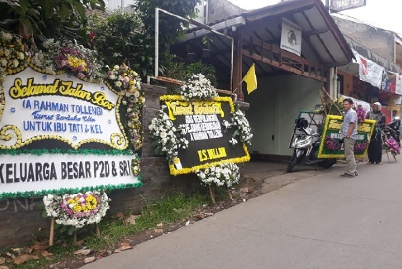 Suasana rumah duka almarhum A Rahman Tolleng di Jalan Cipedes Tengah, Kota Bandung. Aktivis pergerakan 66 ini meninggal dunia pada Selasa (29/1) pagi.