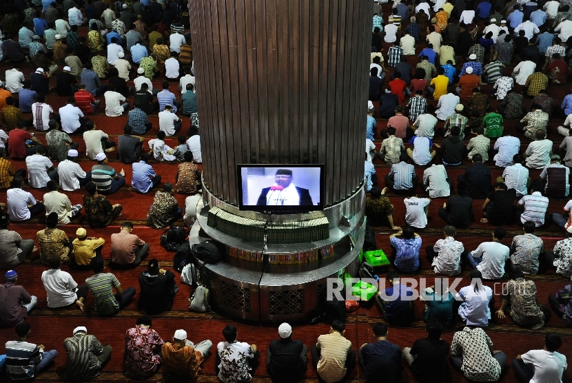 Keutamaan Mandi di Hari Jumat dalam Islam. Foto: Suasana saat khutbah pada shalat Jumat.  (ilustrasi)