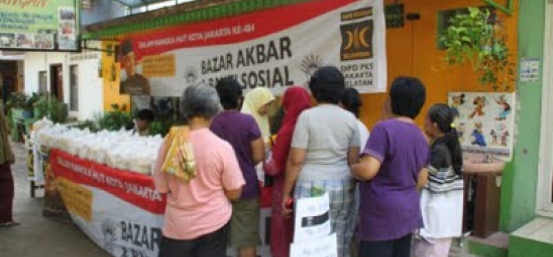 Suasana salah satu bazaar PKS.