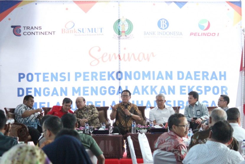 Suasana Seminar Pengembangan Potensi Perekonomian Daerah Dengan Menggalakan Ekspor Melalui Pelabuhan Sibolga yang diadakan oleh Pemkot Sibolga.