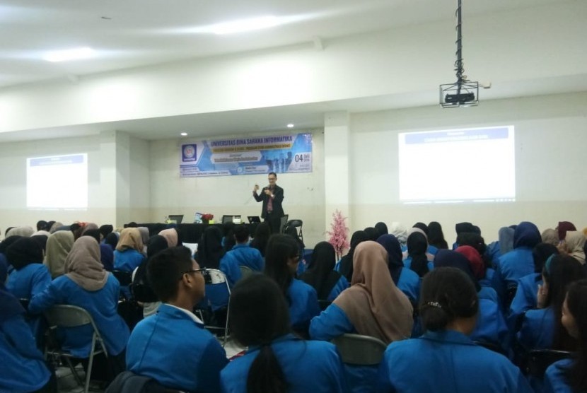 Suasana seminar ‘Teknik Melamar Kerja Dan Interview’ yang diadakan di Aula UBSI Kampus Jatiwaringin,Jakarta.