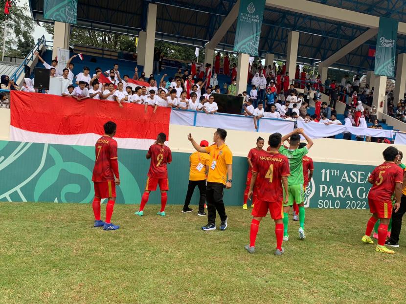 Suasana setelah pertandingan Indonesia melawan Kamboja dengan skor 7-1 di di Stadion UNS Solo kampus Kentingan, Selasa (2/8/2022). 