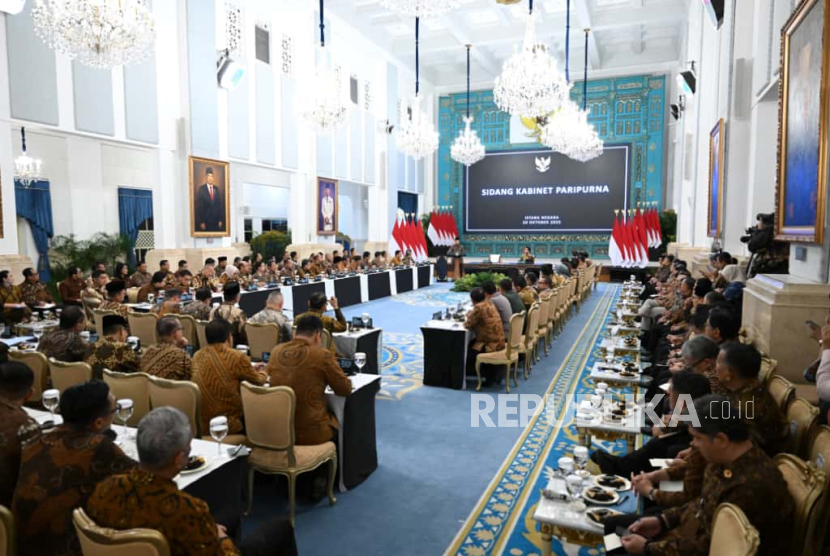Menpora Erick dan Wamenpora Taufik Hadiri Sidang Kabinet Paripurna di Istana Kepresidenan