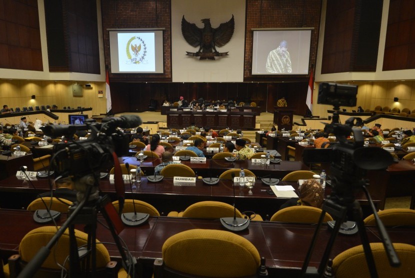 Suasana Sidang Paripurna DPD di Kompleks Parlemen, Senayan, Jakarta, Kamis (17/11). 