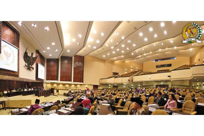  Suasana Sidang Paripurna DPD RI Masa Sidang IV Tahun Sidang 2012-2013 di Gedung Nusantara V, Jakarta (8 Juli 2013).