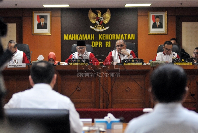 Suasana sidang perkara Setya Novanto di Mahkamah Kehormatan Dewan (MKD), Kompleks Parlemen, Jakarta, Rabu (2/12).
