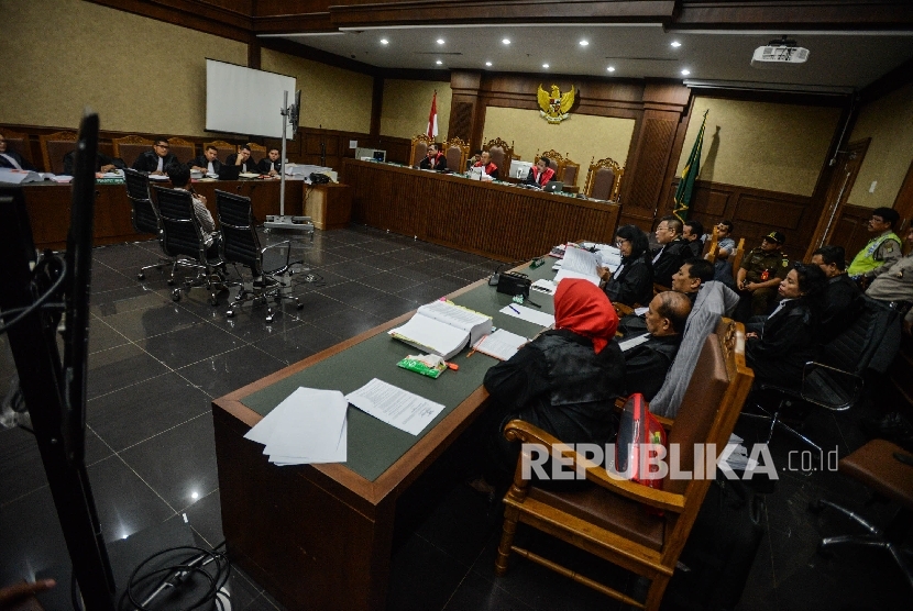 Suasana sidang Terdakwa kasus pembunuhan Mirna Wayan Salihin, Jessica Kumala Wongso dengan agenda mendengarkan keterangan saksi di Pengadilan Negeri Jakarta Pusat, Rabu (20/7).Republika/Raisan Al Farisi