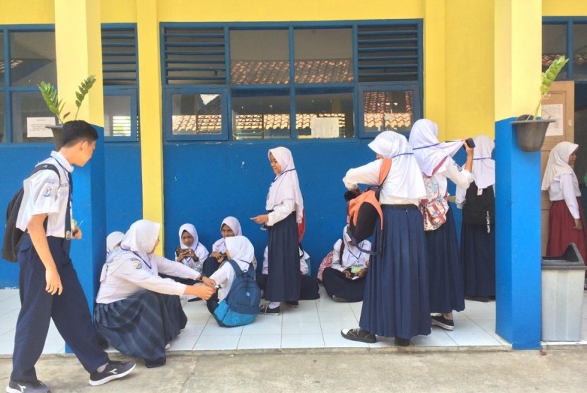 Penerimaan Siswa SMP di Pontianak Dimulai 29 Juni. Ilustrasi siswa SMP.