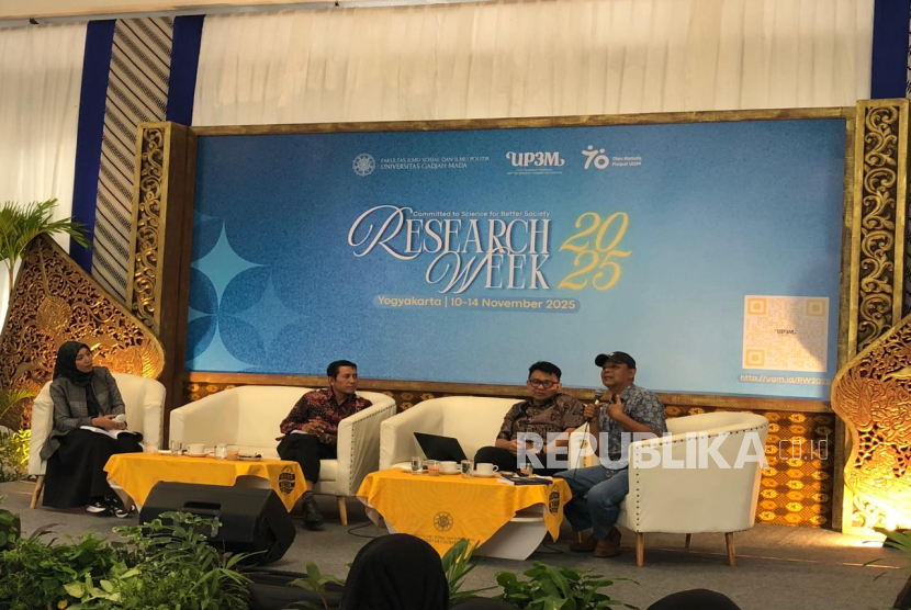 Rangkaian Research Week 2025, Fisipol UGM Luncurkan Buku Polikrisis Demokrasi