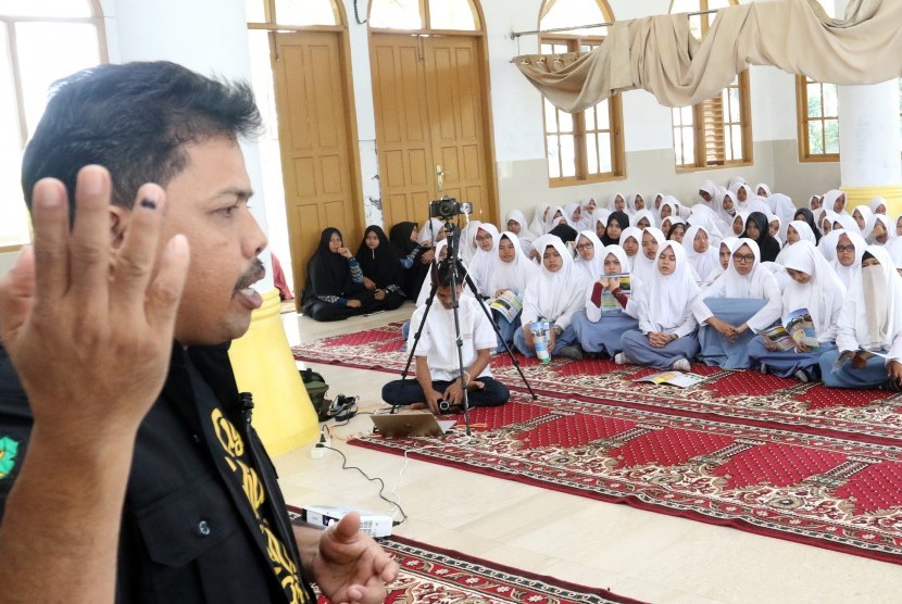 Suasana sosialisasi yang digelar oleh UIN Ar-Raniry di  Pesantren Terpadu Al-Mujaddin Kota Sabang, Selasa (27/3).