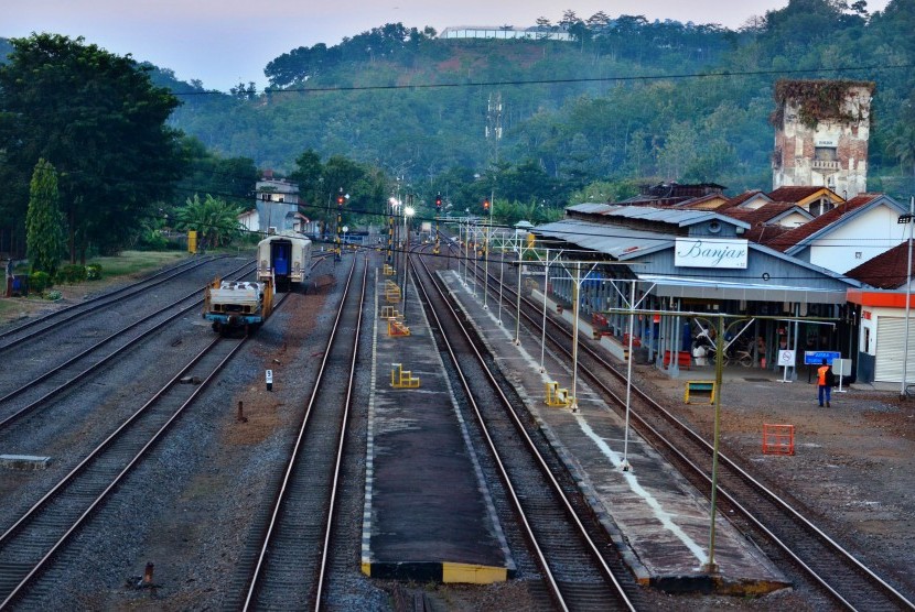 Suasana Stasiun Banjar yang dibangun oleh Pemerintahan Belanda di Kota Banjar, Jawa Barat, Selasa (11/6/2019).