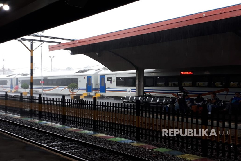 Suasana Stasiun Kota Baru Malang, Rabu (20/6).