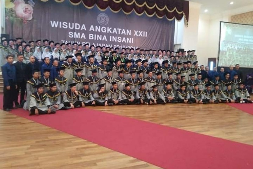 Suasana wisuda SMA Bina Insani Angkatan XXII.