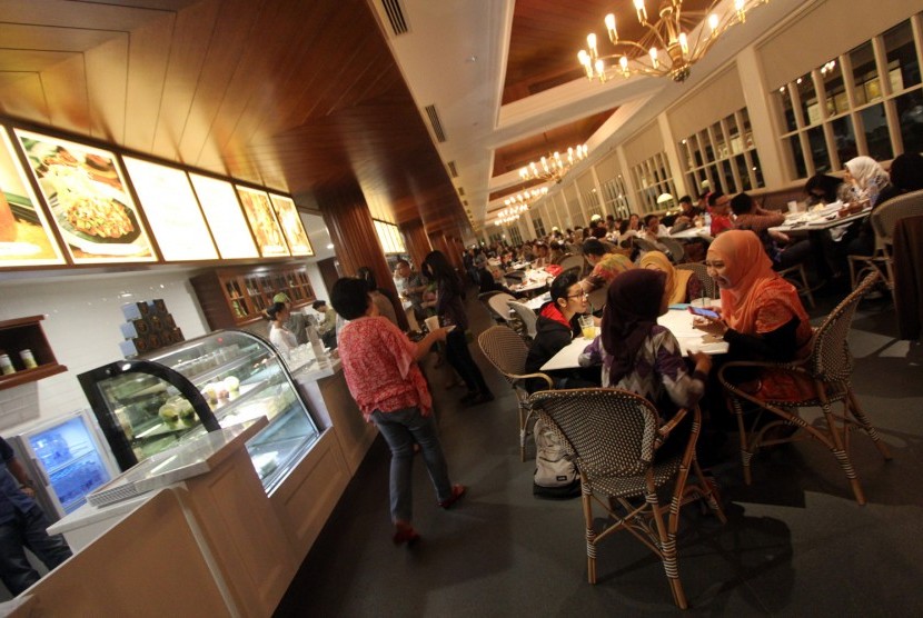 Suasana tempat makan di Roemah Kuliner Jakarta