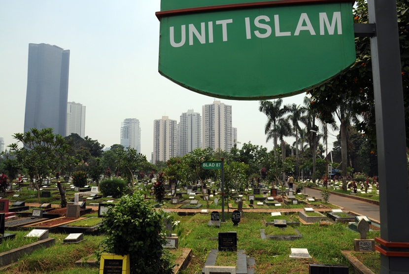   Suasana tempat pemakaman umum (TPU) Menteng Pulo, Jakarta Selatan, Rabu (18/3).  (foto : MgROL_34)