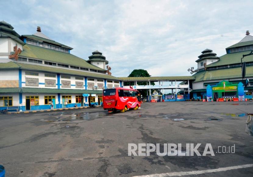 Suasana Terminal Induk Rajabasa Bandar Lampung, Lampung (ilustrasi)