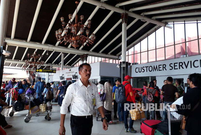 Suasana Terminal Keberangkatan 1B Bandara Soekarno-Hatta, Tangerang, Banten, jelang lebaran 2017, Senin (19/6). 