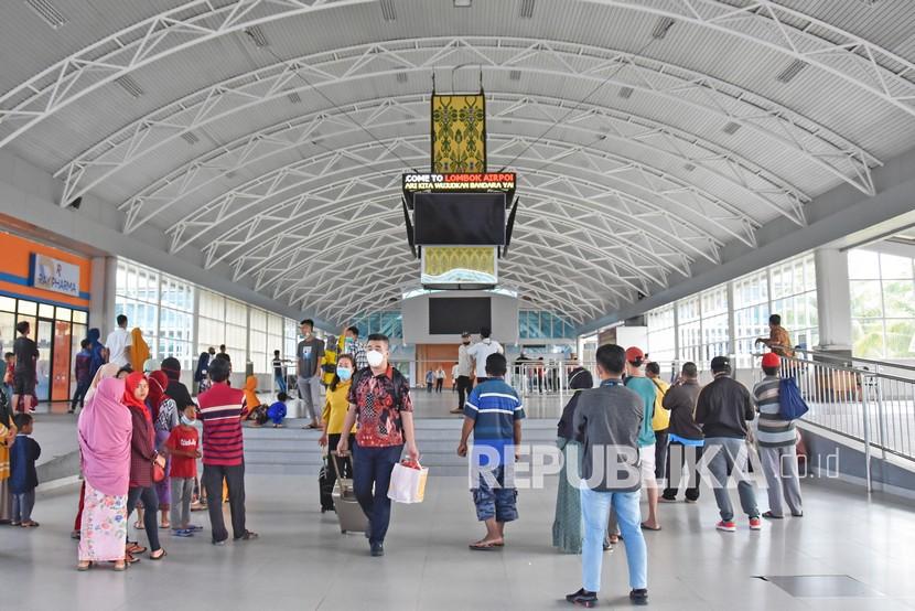 Suasana terminal kedatangan Bandara Internasional Lombok di Praya, Lombok Tengah, NTB, Senin (13/9). Pemerintah saat ini memutuskan untuk melakukan pembatasan perjalanan penumpang internasional. 