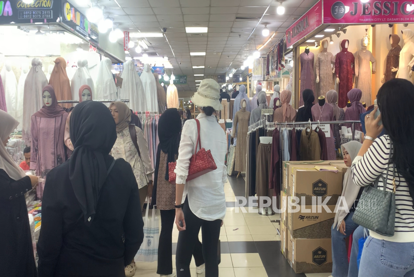 Suara Pengunjung Mal Soal Fenomena 'Rombongan Jarang Beli'