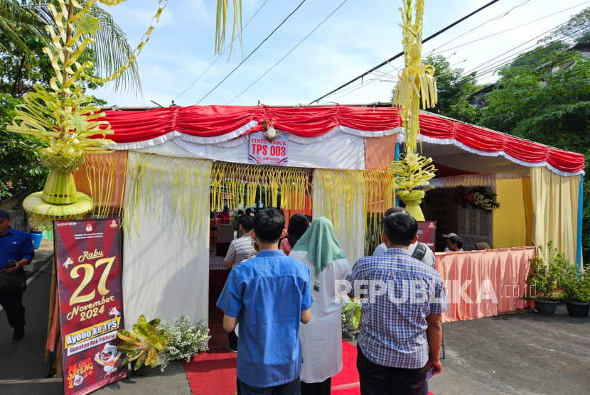 Suasana TPS 003 Lempongsari, Gajahmungkur, Kota Semarang, Rabu (27/11/2024). Calon gubernur-wakil gubernur Jawa Tengah (Jateng) nomor urut 02 Andika Perkasa-Hendrar Prihadi (Hendi) akan memberikan hak suaranya dalam Pilgub Jateng 2024 di TPS tersebut. 