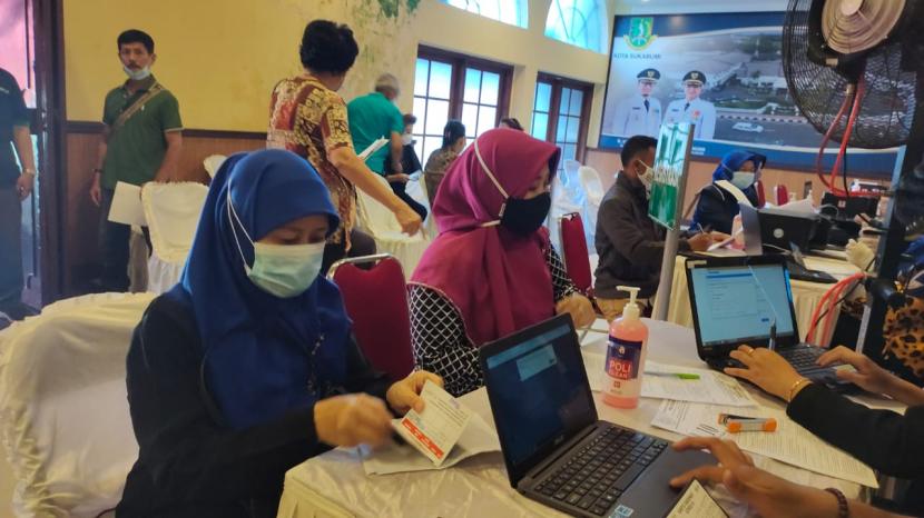Suasana vaksinasi Covid-19 perdana di masa bulan puasa di Gedung Juang 45 Kota Sukabumi, Kamis (15/4).dok istimewa