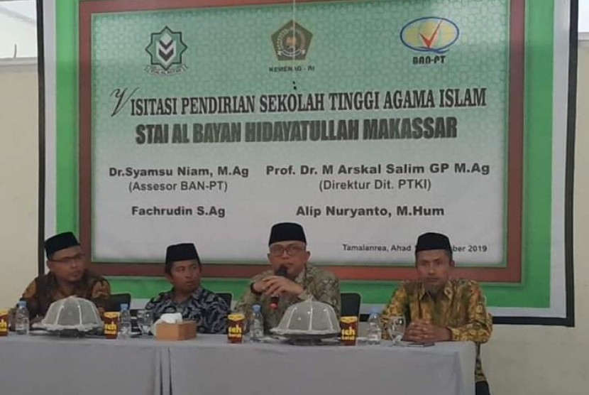 Suasana visitasi STAI Al Bayan Makassar oleh Diretorat PTKI Kemenag dan BAN PT.