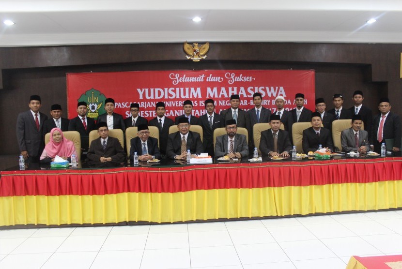 Suasana wisuda Program Pascasarjana UIN Ar-Raniry, Banda Aceh, Selasa (20/2).