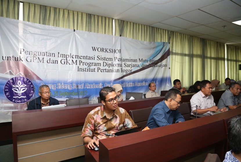 Suasana Workshop Penguatan Implementasi Sistem Penjaminan Mutu Internal untuk Gugus Penjaminan Mutu (GPM) dan Gugus Kendali Mutu (GKM) yang diadakan di kampus IPB Dramaga, Bogor, Senin (25/9).