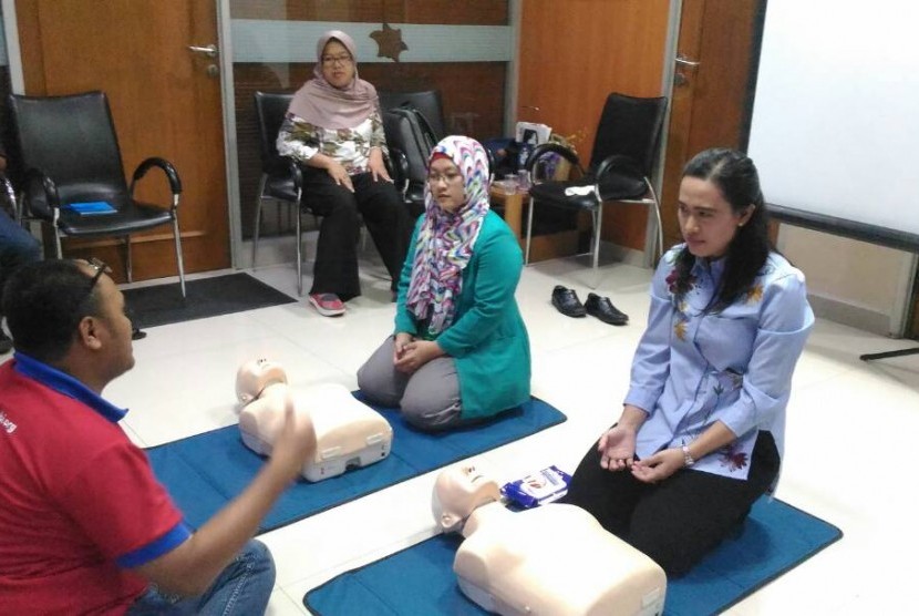 Suasana workshop safety management dan bantuan hidup dasar yang diadakan oleh RSKB Halimun.