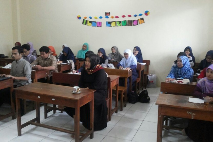 Suasana workshop tentang pendidikan bermutu yang diadakan Sekolah Al-Iman Citayam Bogor, Sabtu (26/8).